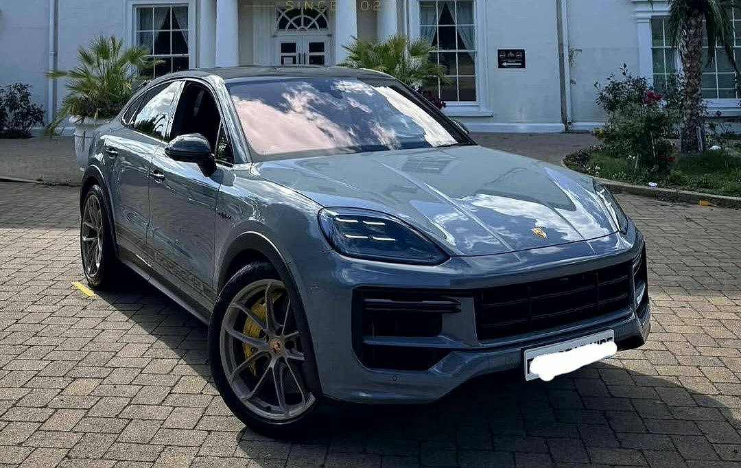 Porsche Cayenne Turbo coupe, grey