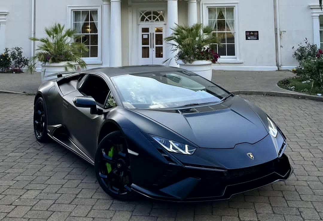 Lamborghini Huracán Tecnica, matte black