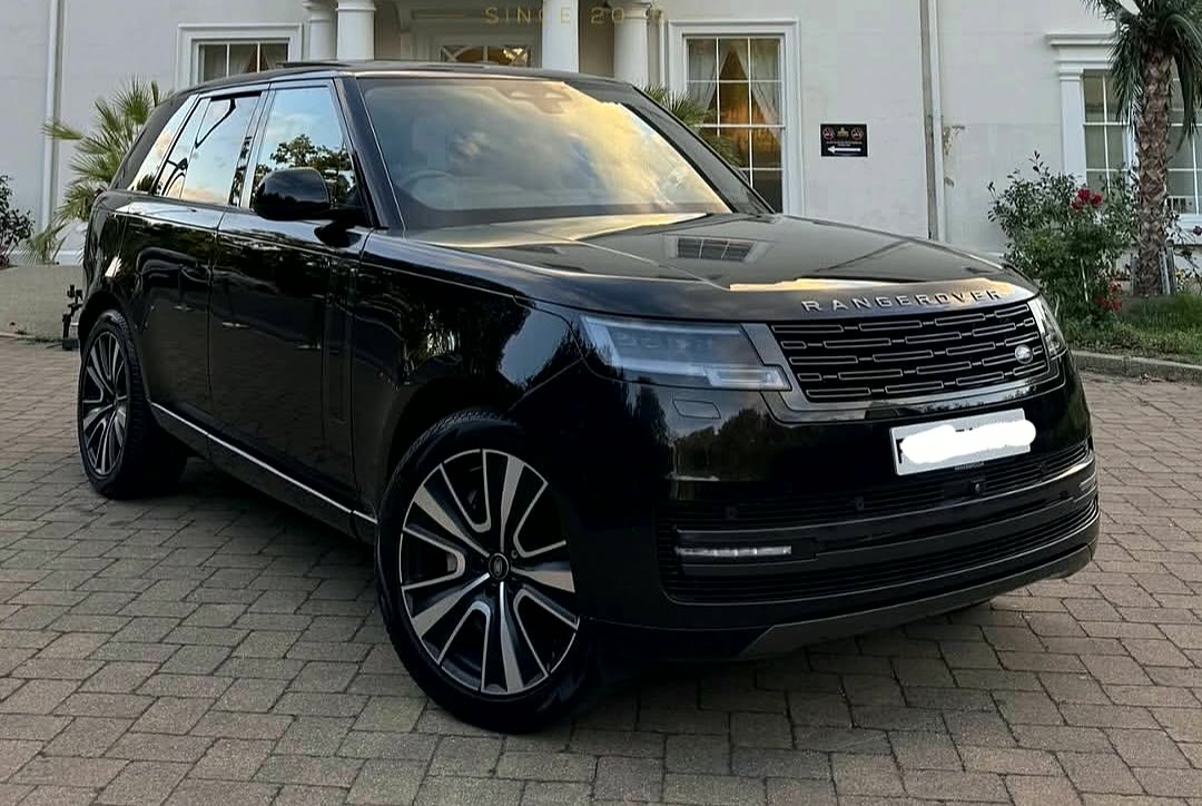 Range Rover, black