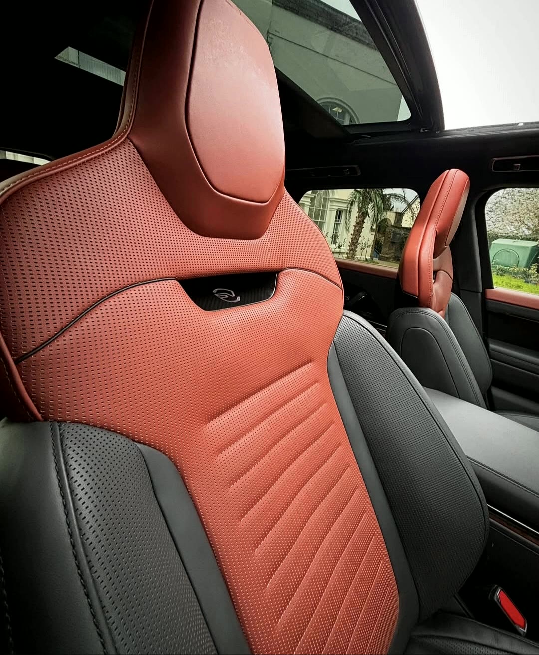 RR Sport SV interior
