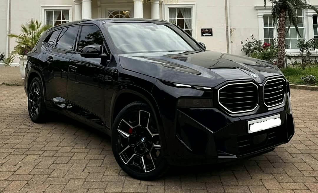 BMW XM, black